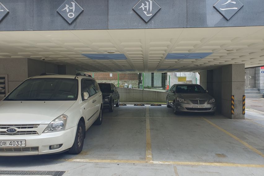 경전철역근접 대로옆.