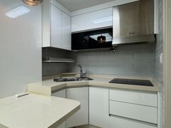 Three-room apartment with good natural light 4th image