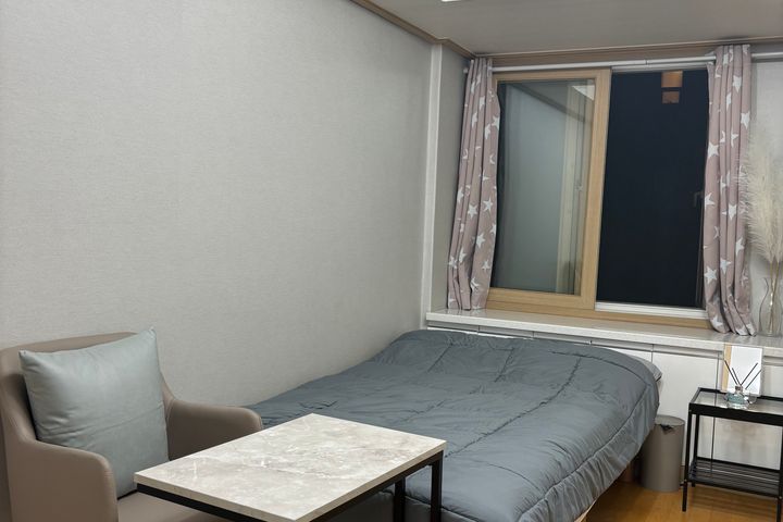 Gangnam Station, 1-minute walk, fully furnish 3th image