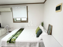 Spacious studio apartment with excellent amen 5th image