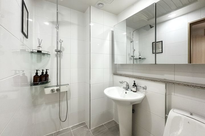 π Spacious 2-Bedroom, 2-Bathroom Home in Gwa 15th image