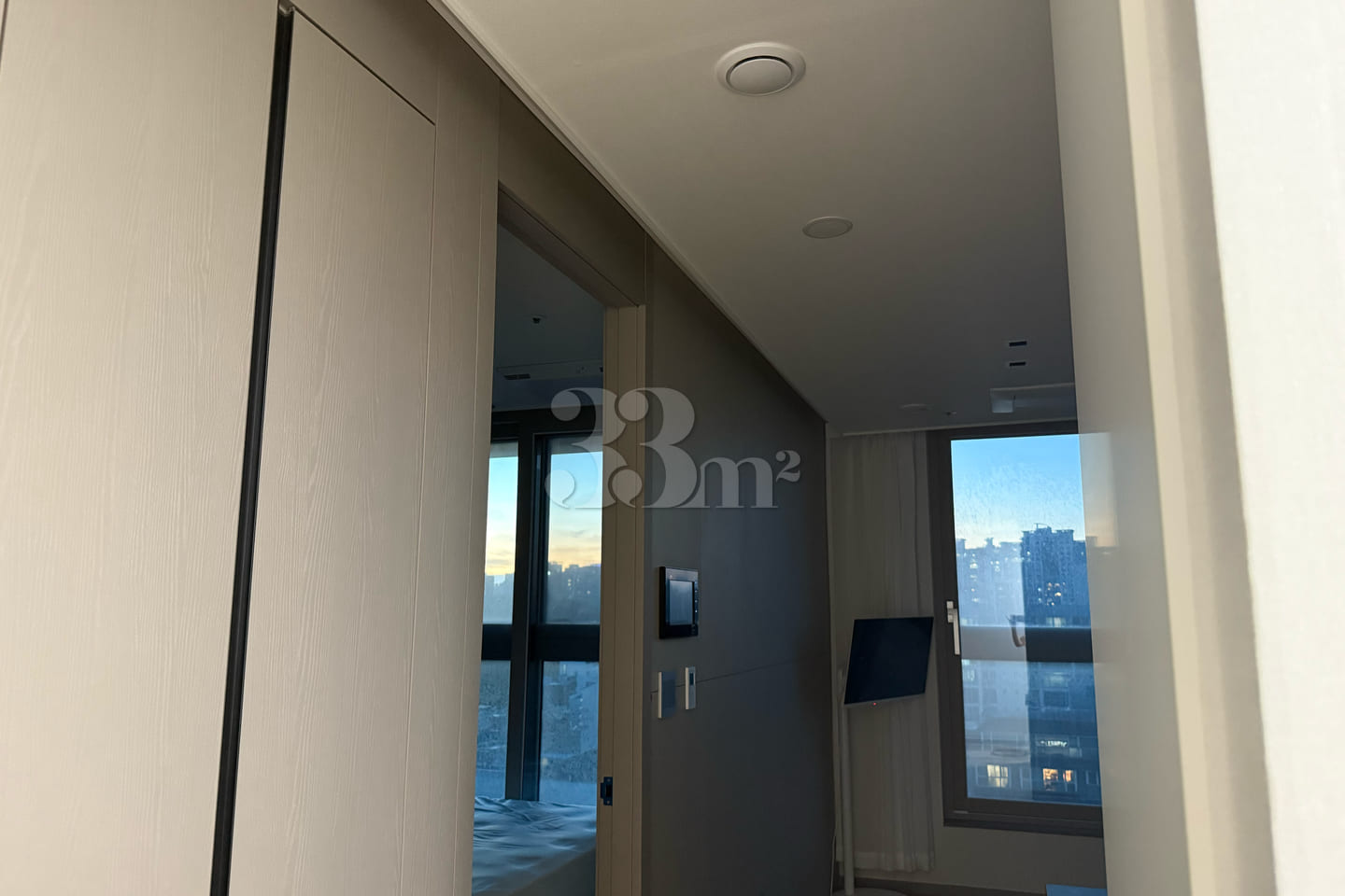 Modern & Clean 7th image