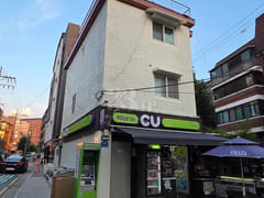 Studio apartment with a terrace near the back 10th image
