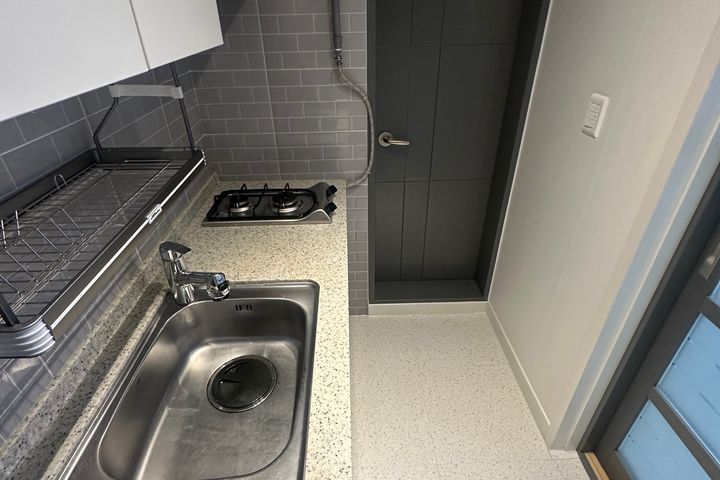 Within walking distance of Gamsam Station (Li 8th image