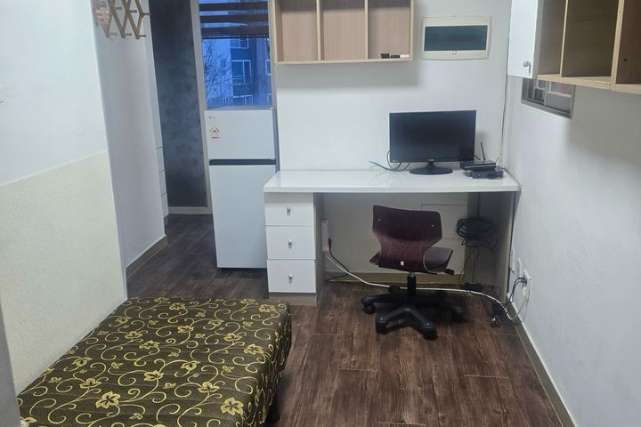 Studio apartment in a quiet residential area  0th image