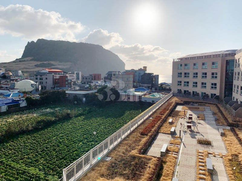 Subli House by the Seongsan Sea 2th image