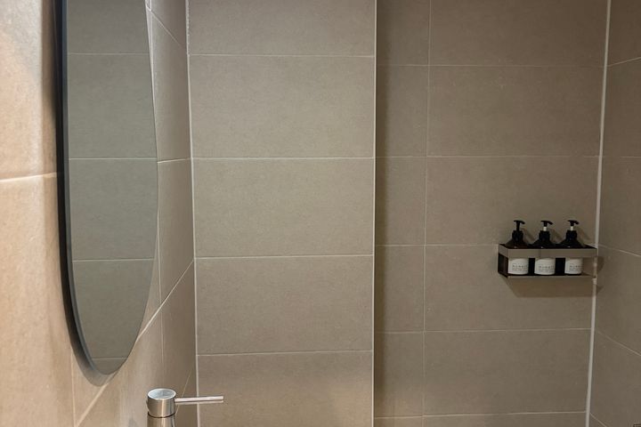 Basic Room 18th image