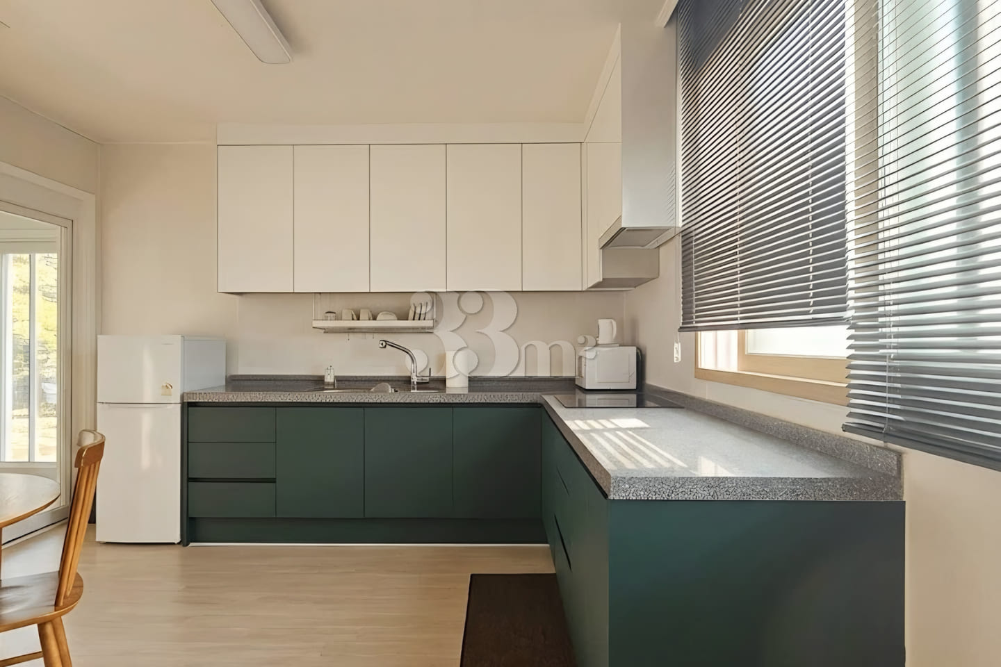 25-pyeong, 2-bedroom apartment with 3 beds 5th image