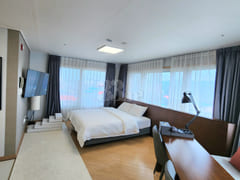 Large room near the beach during peak season 2th image