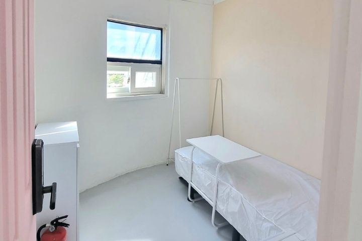 Room 310 0th image