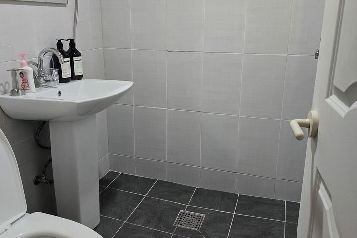 Fully furnished unit near Chungnam National U 8th image