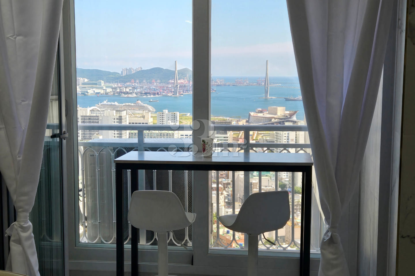 5-star house with an ocean view 5th image