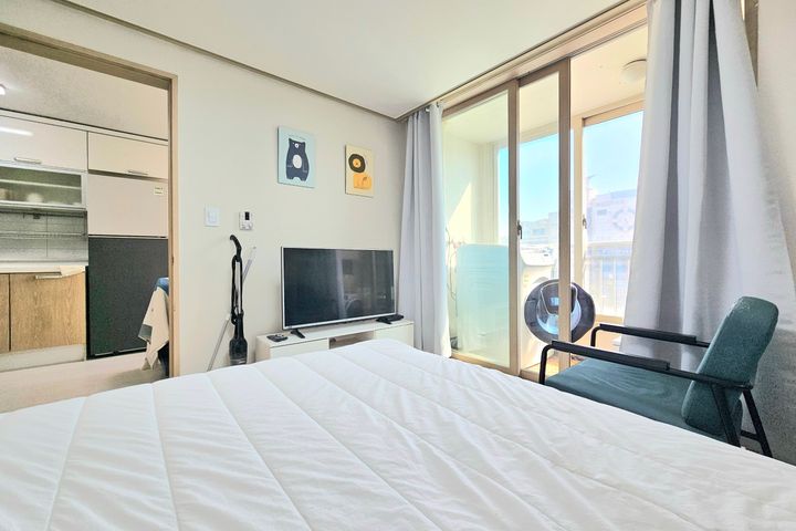 Dunsan-dong + Fully Furnished + Separate Livi 0th image