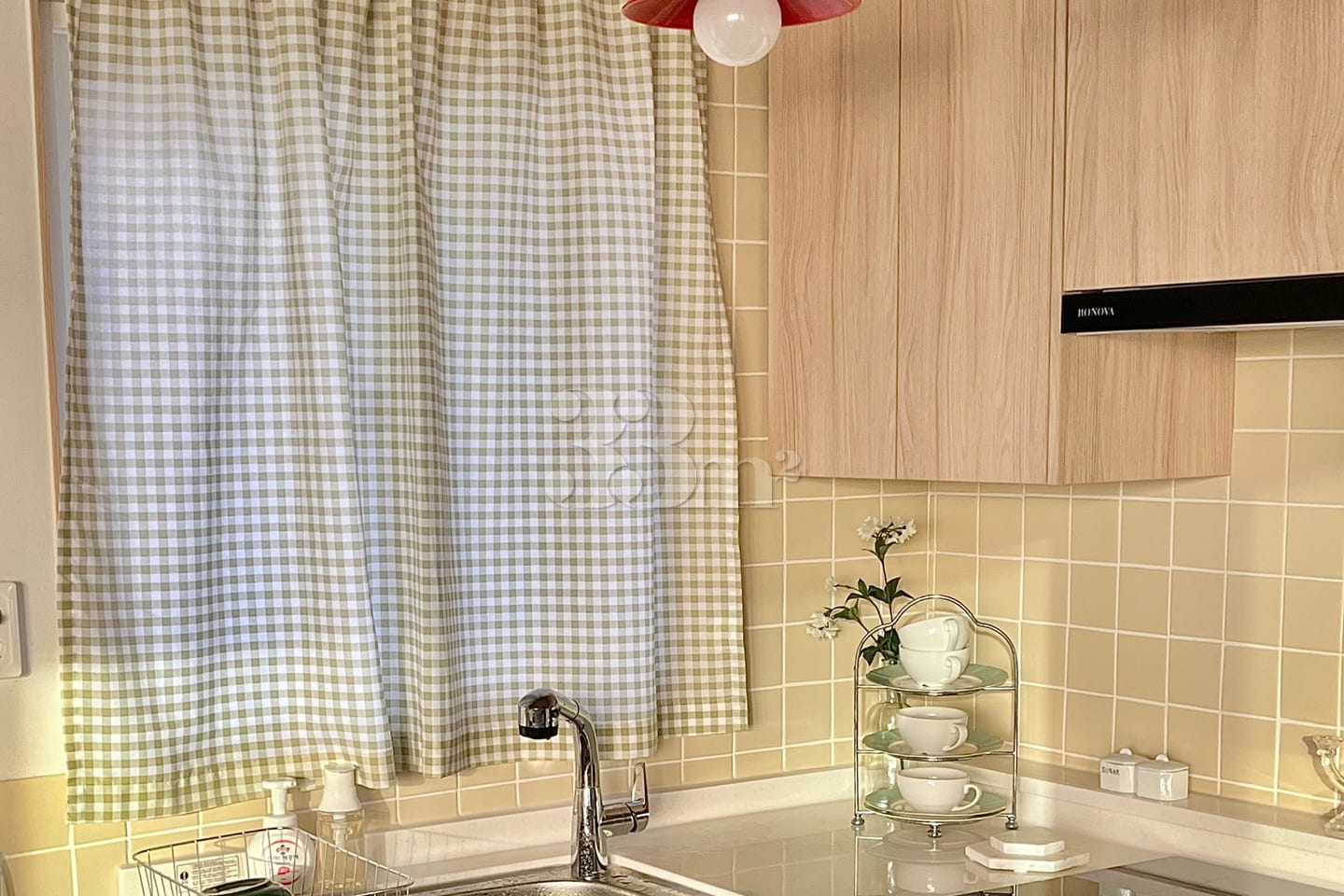 3 Bedrooms / 2 Bathrooms / Parking / Convenie 3th image