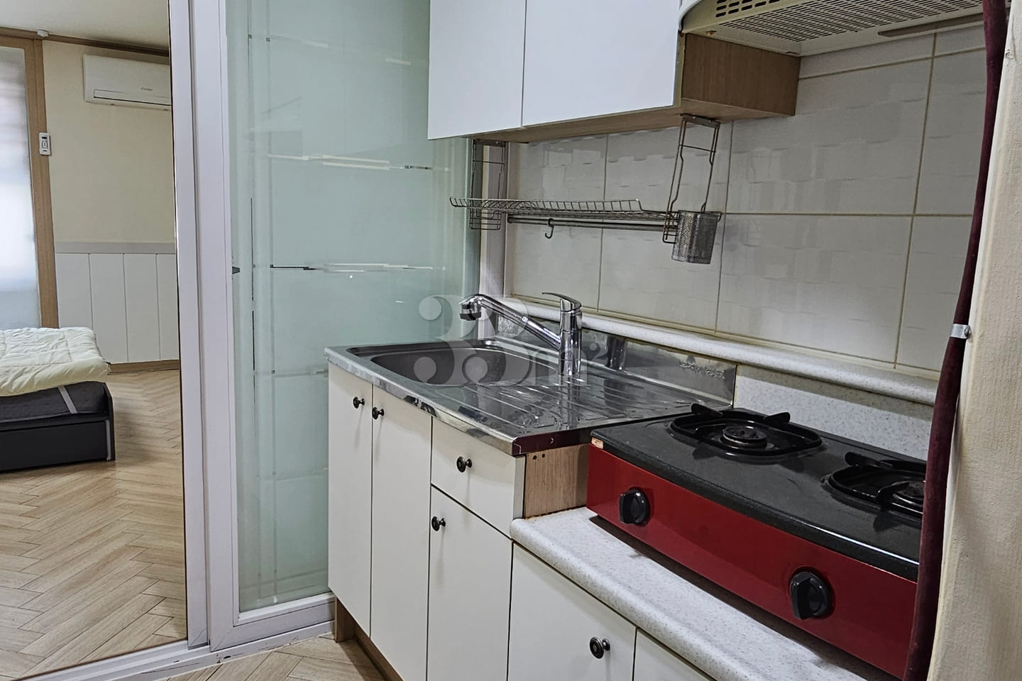 Clean accommodation, 2 minutes from Starbucks 8th image