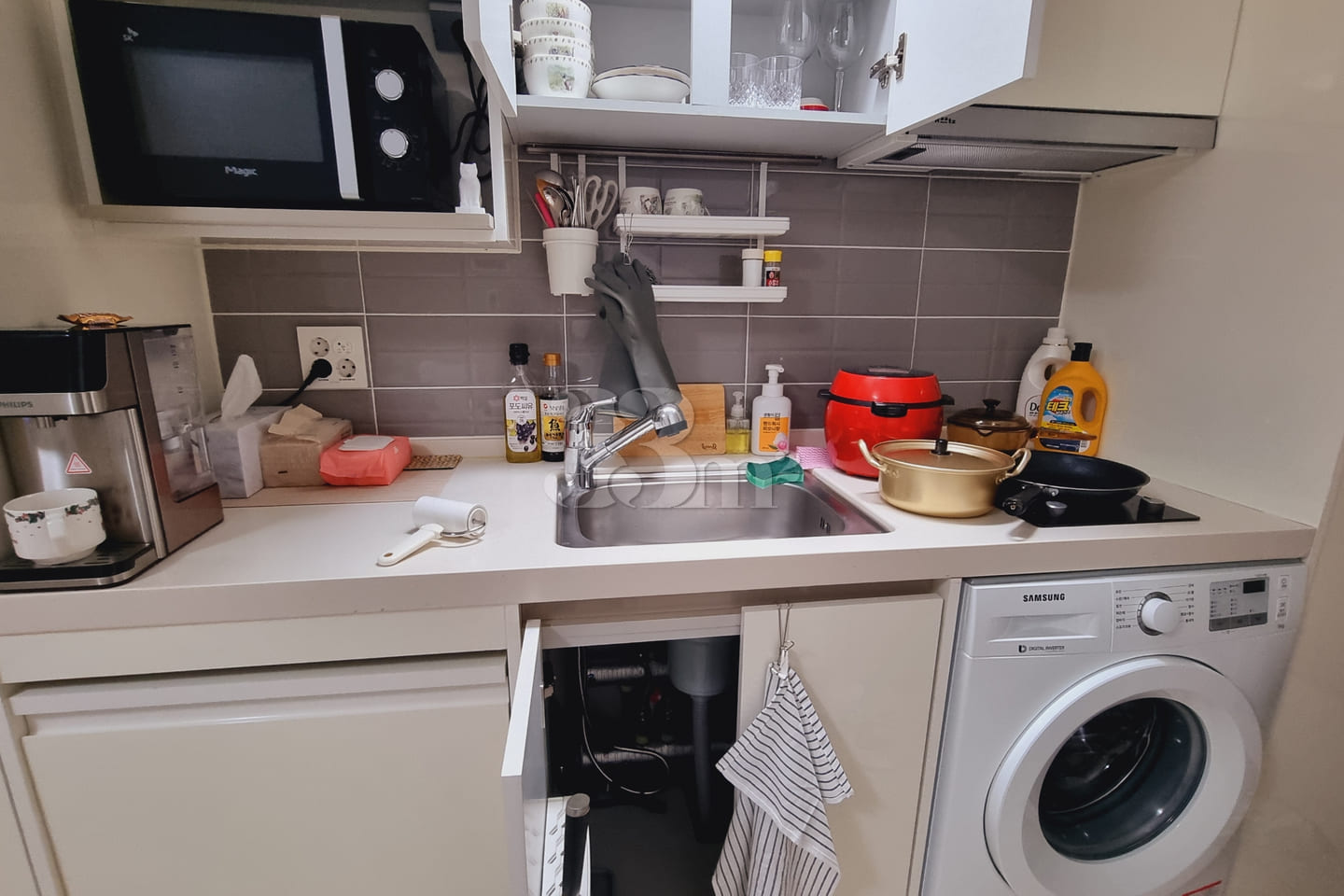 Fully furnished room near Gangnam Station (Li 8th image