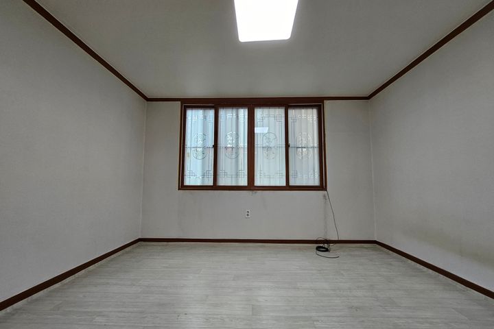 3-room apartment, 5 minutes from the station 3th image