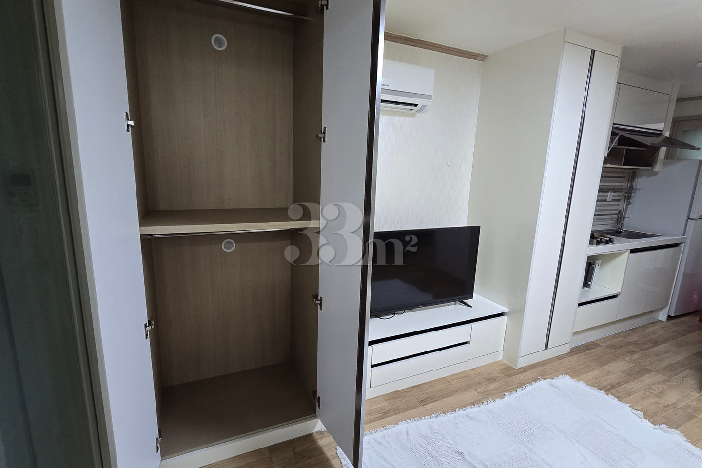 Studio apartment near Samsung Jije Station an 7th image