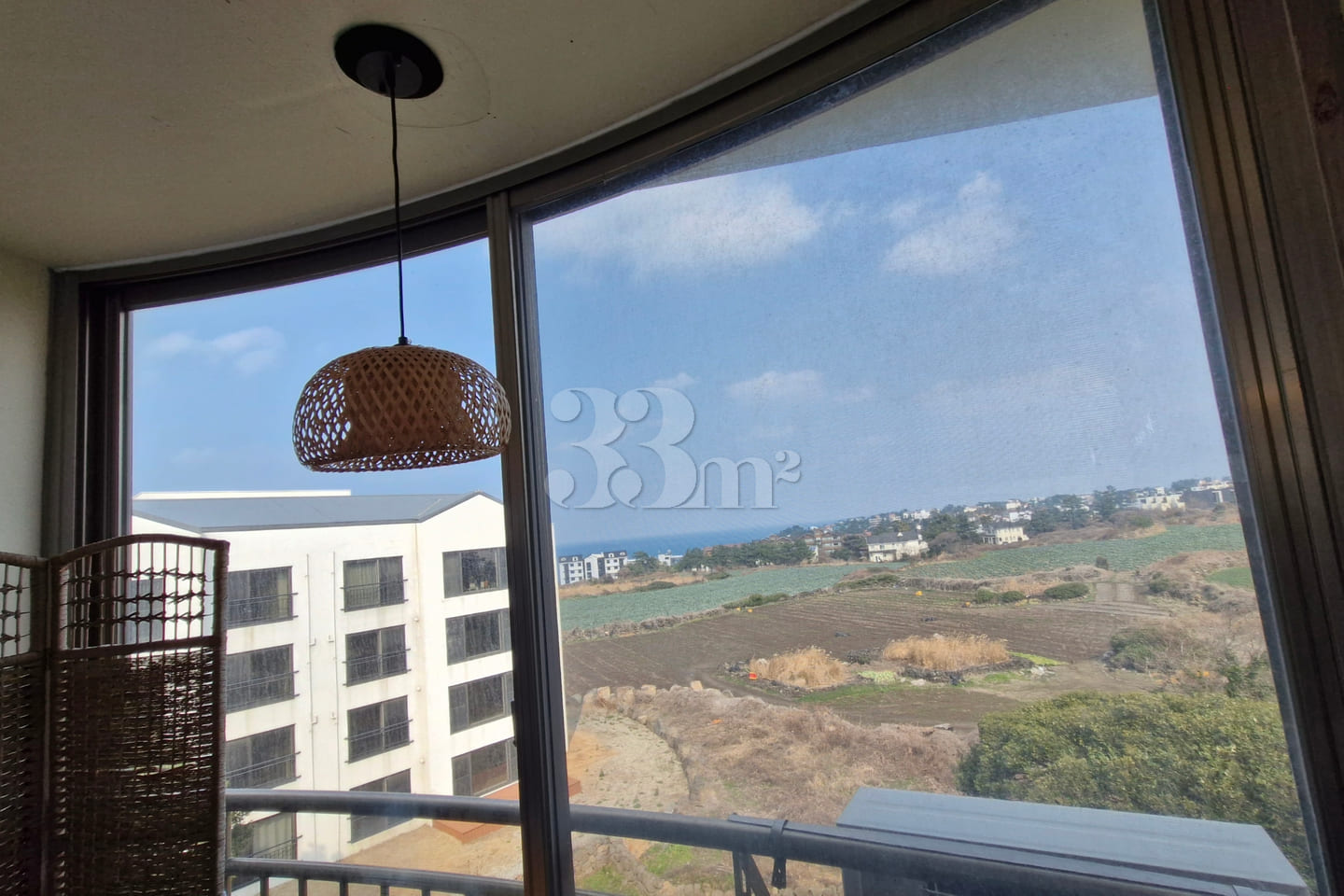 Ocean-view studio in Aewol, Jeju 8th image