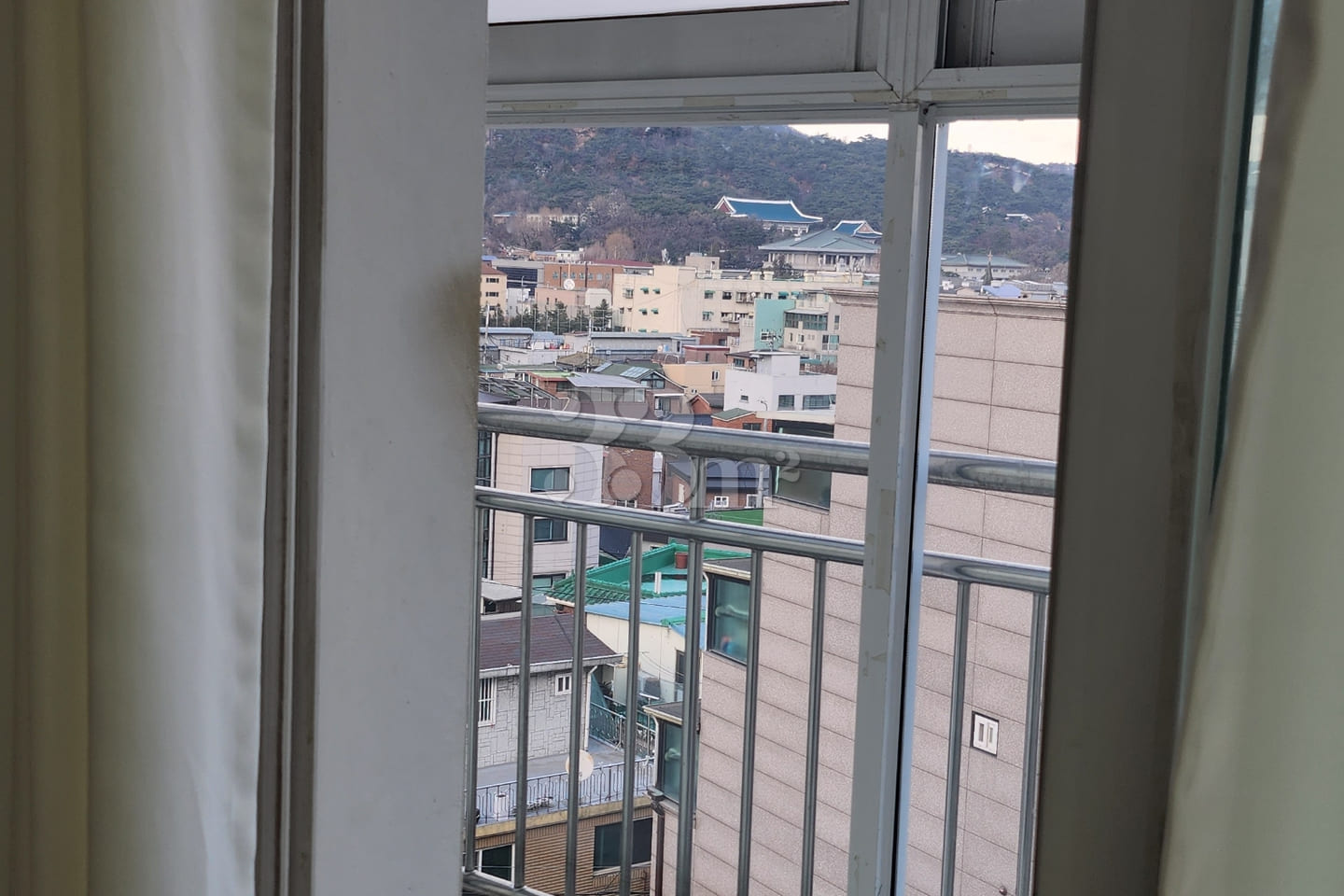 Fully furnished with a view of Cheongwadae 13th image