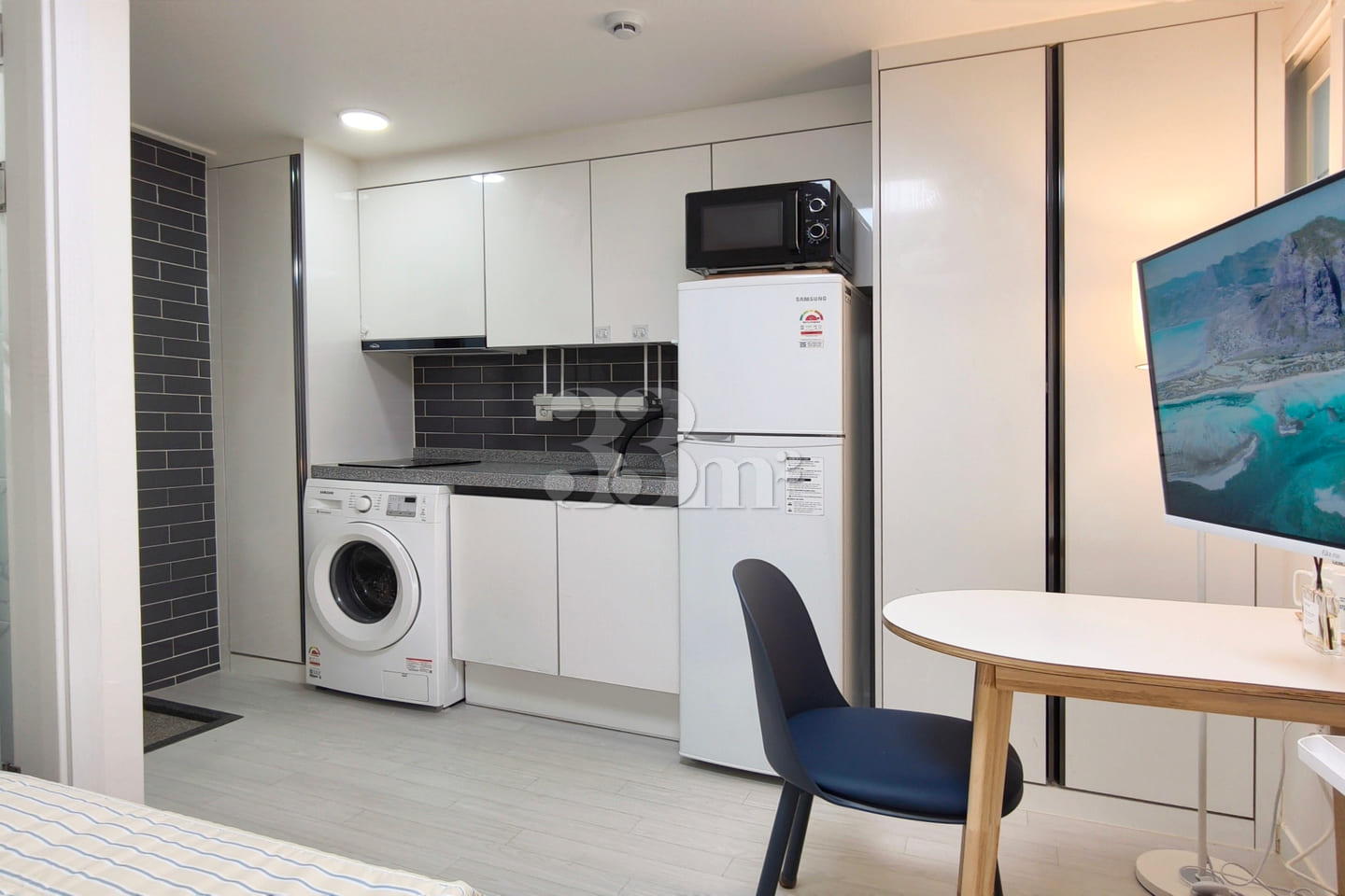 Large studio apartment near Sillim Station, F 0th image