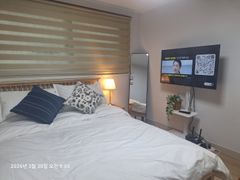 Stay here 3th image
