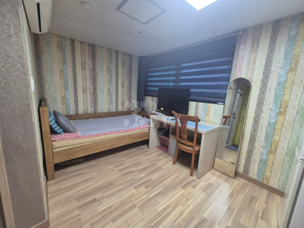Healing House 209 18th image
