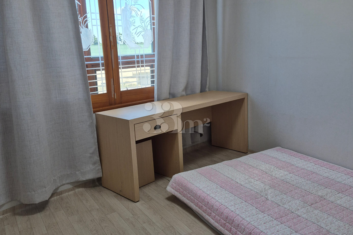 Fully furnished, west-facing, 4-bedroom unit  13th image