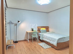 ๐ Studio apartment in a 3-story building in 12th image