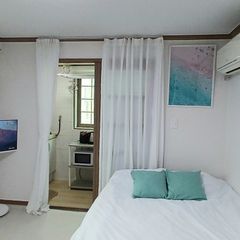 2nd Floor White Studio Unit Image