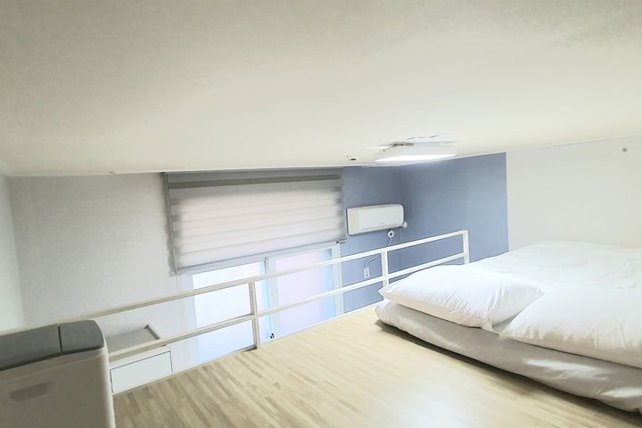 C-House (in front of Myongji University) 4th image