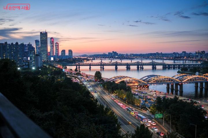 Nodeul Station 💛 Han River (Super close to t 18th image