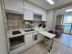 Newly built near the airport/1 minute to E-Ma 10th image