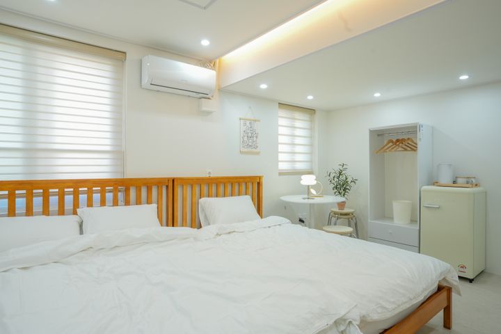3-person room near Myeongdong Station, Seoul 1th image