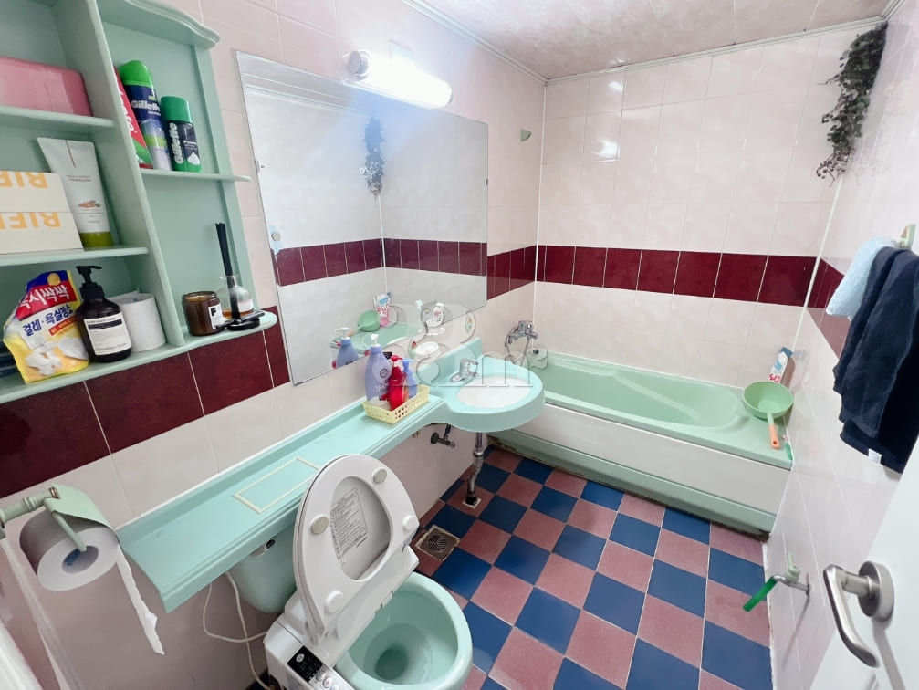 Fully furnished / Prime location / 3 bedrooms 8th image