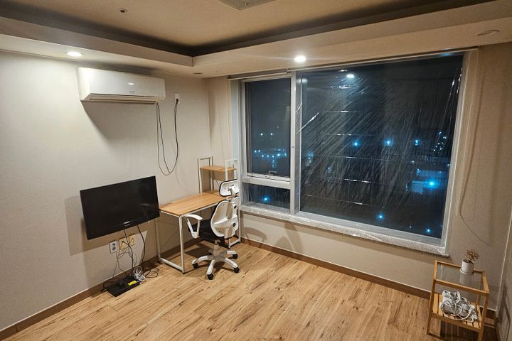Cozy officetel in Dongtan 1th image
