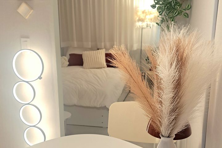 Fully furnished 2-room unit for 3 people near 13th image