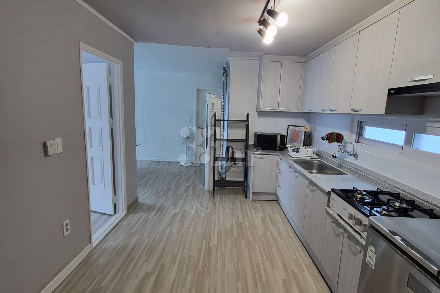 5-minute walk from Toseong Station and Kkangt 16th image