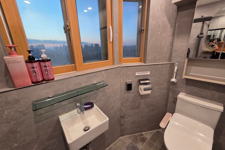 Itaewon 2-Bedroom Apartment with Seoul Tower  16th image