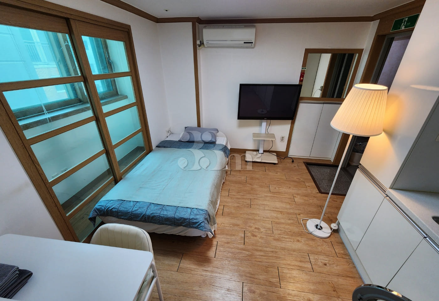 3-meter-high window, individual heating, 310 5th image