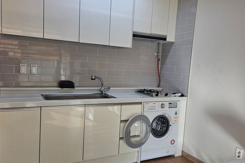 주차무료  따뜻한 봄날 1번째 이미지