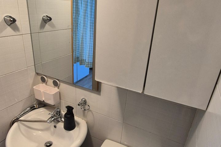 Fully furnished studio apartment, walking dis 6th image
