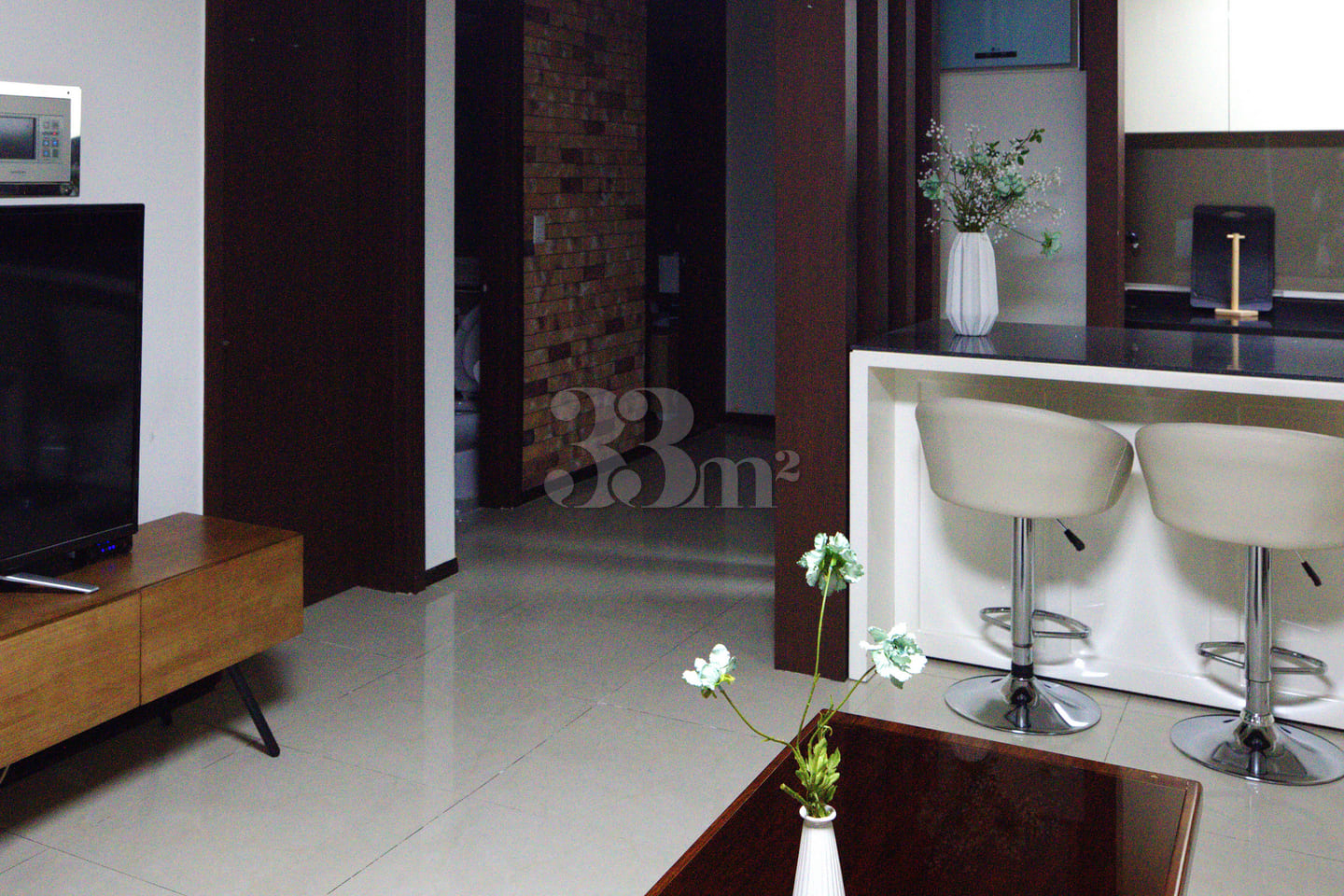 Luxurious three-bedroom, fully furnished 16th image