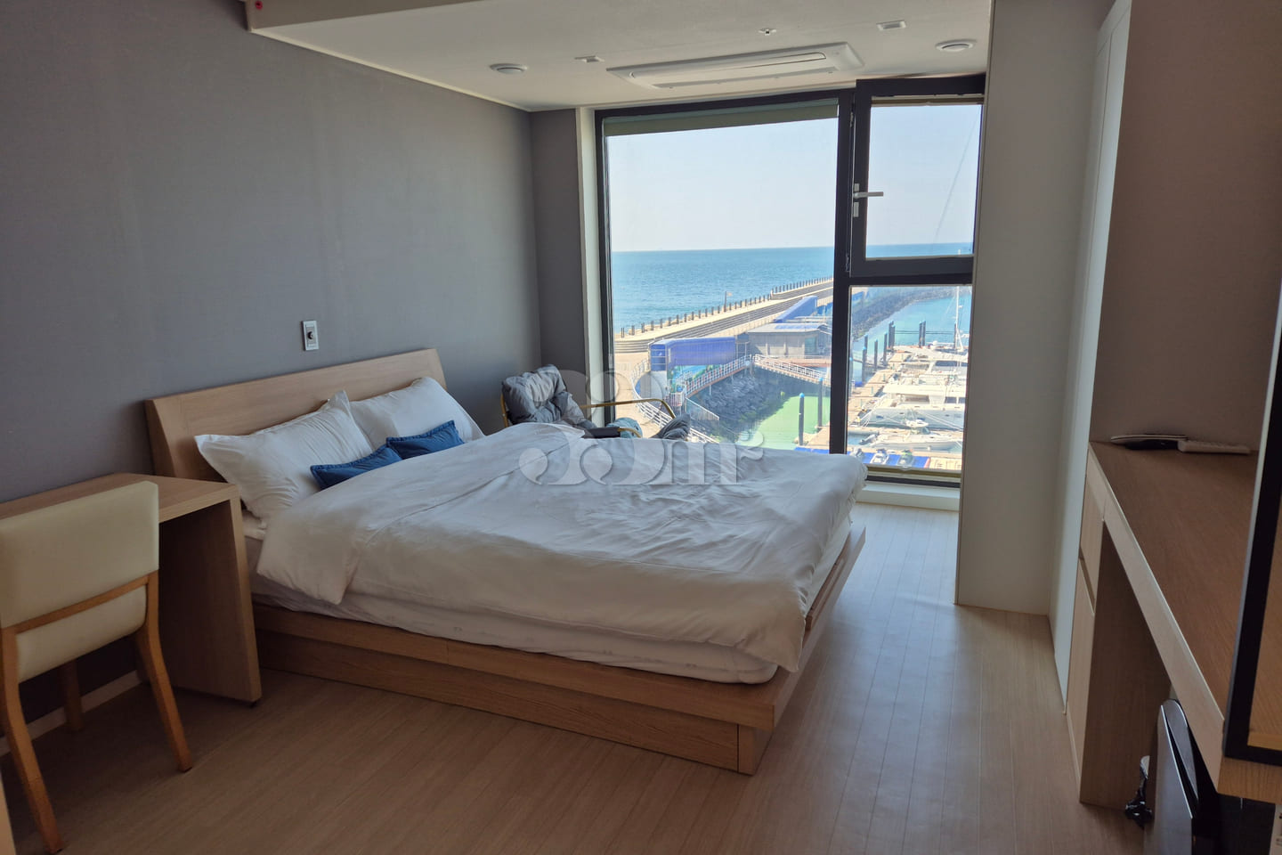 Ocean view of Dodu Port 1th image