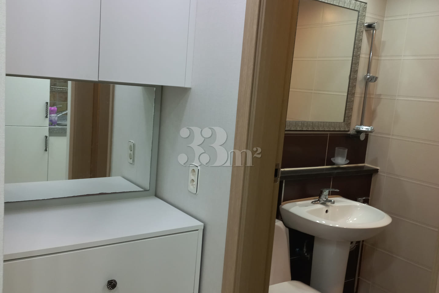 Neat and cozy studio apartment 5th image