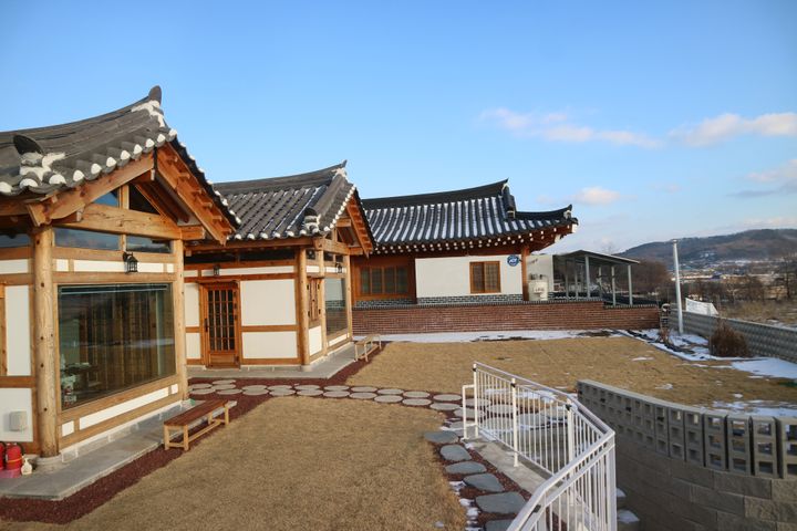 강화도한옥독채잔디마당 0번째 이미지