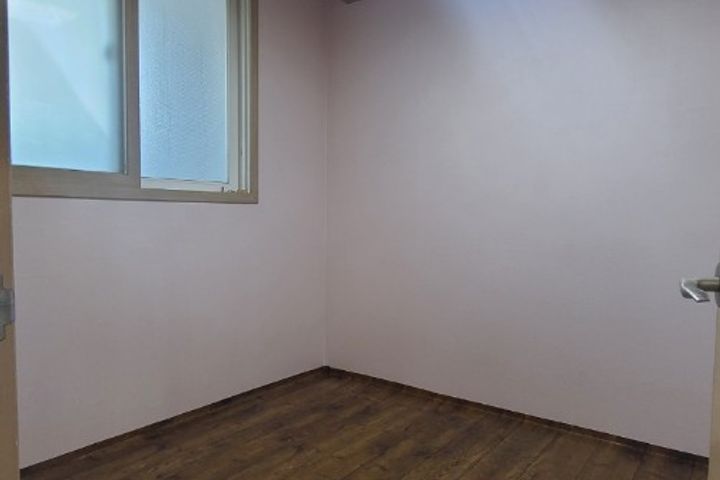 An apartment with incredible airflow 6th image