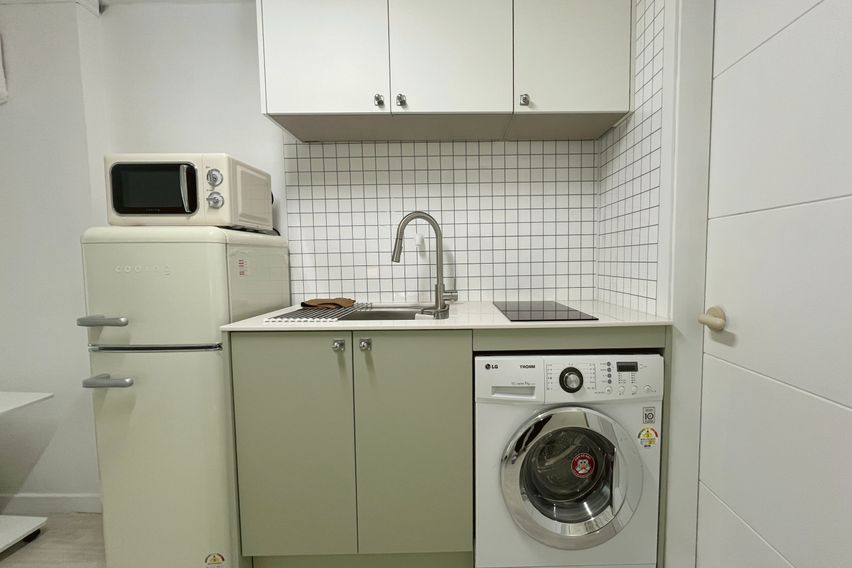 상수역7분/퀸침대/8평 5번째 이미지