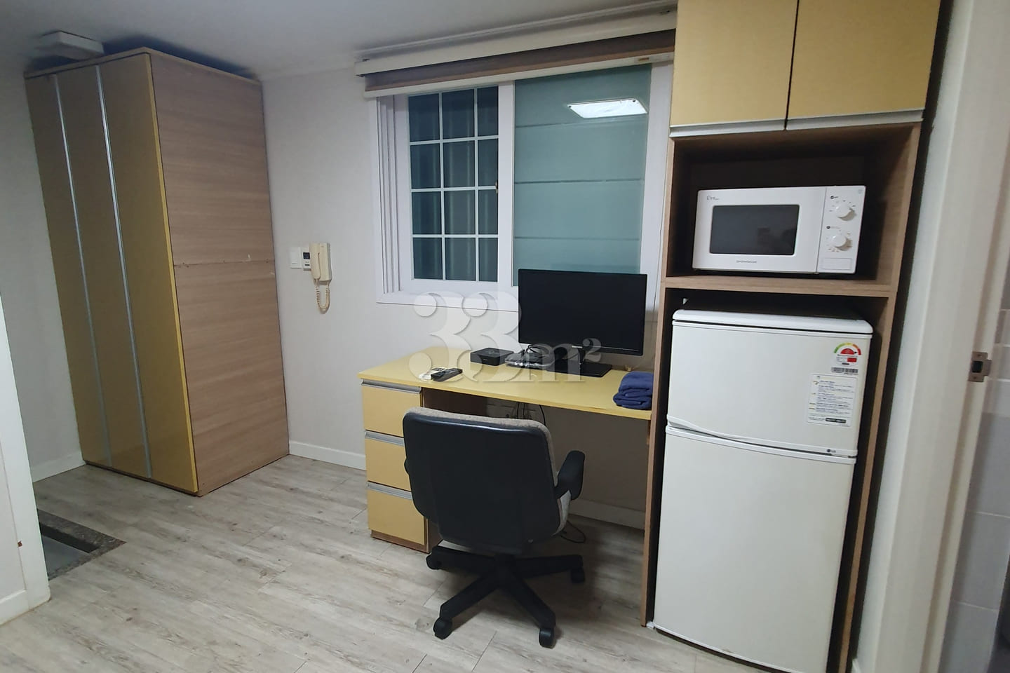 Room 104 6th image