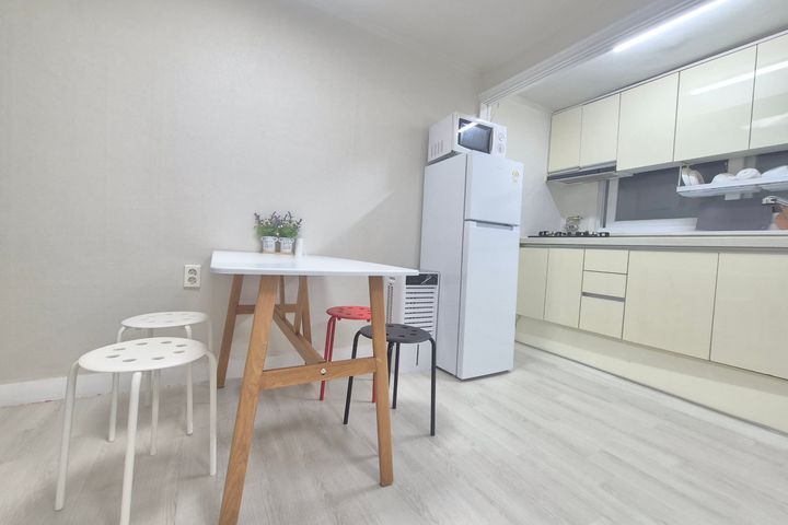 Mapo, Mangwon Station two-room apartment 3th image